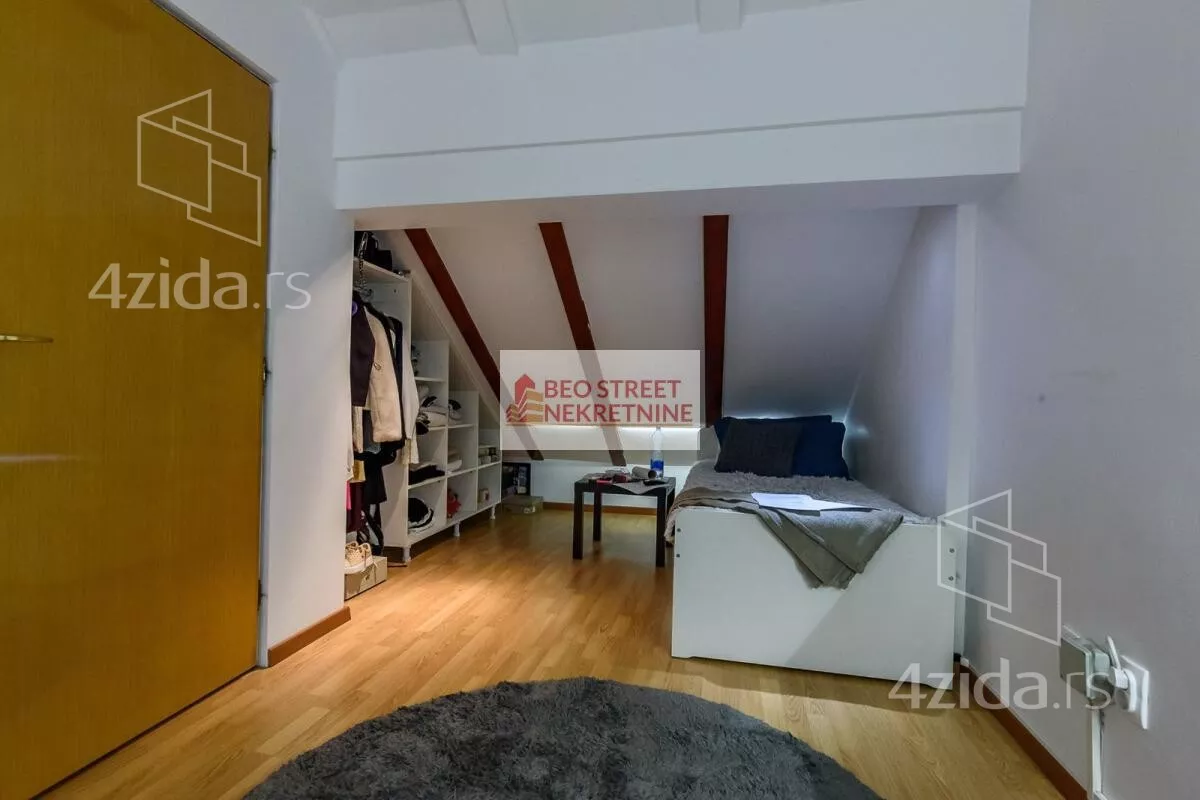 Četvoroiposoban stan | 4zida