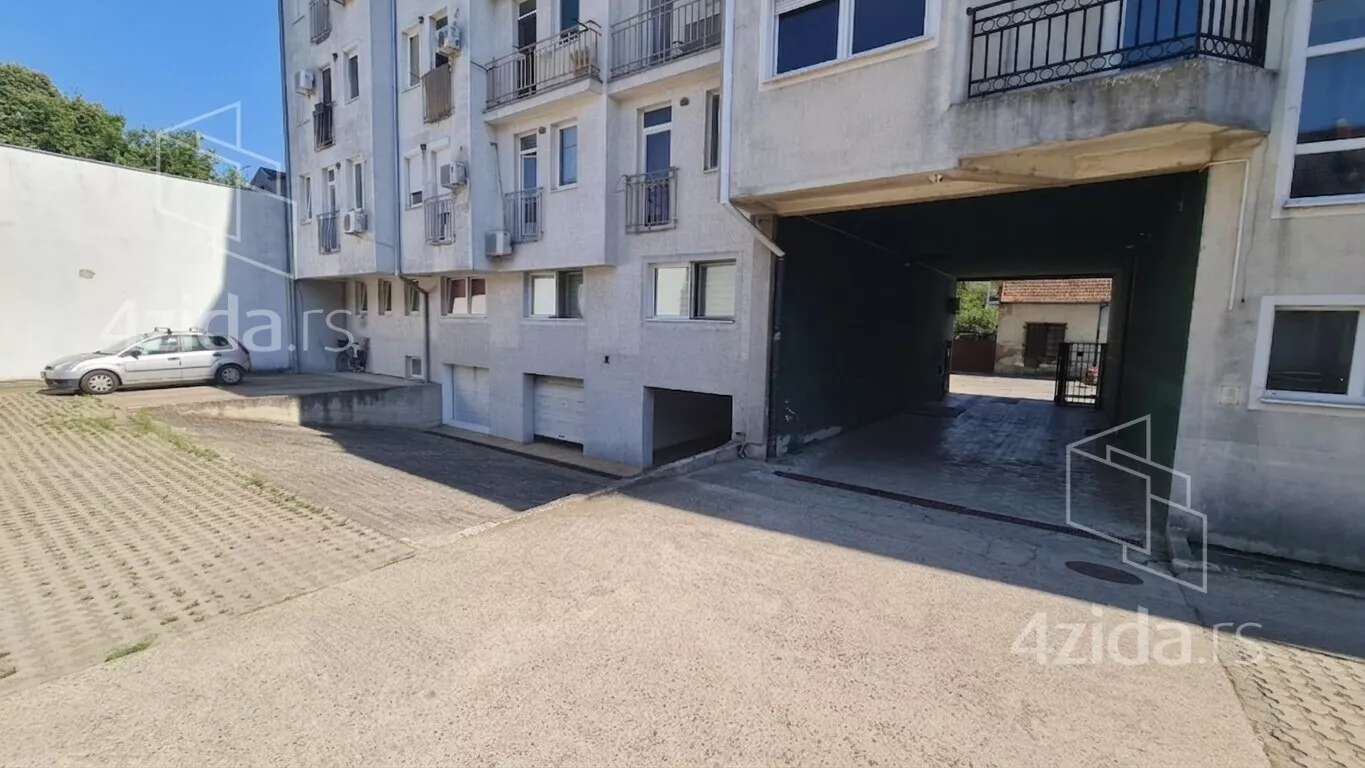Garaža | 4zida