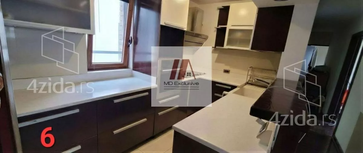 Četvoroiposoban stan | 4zida