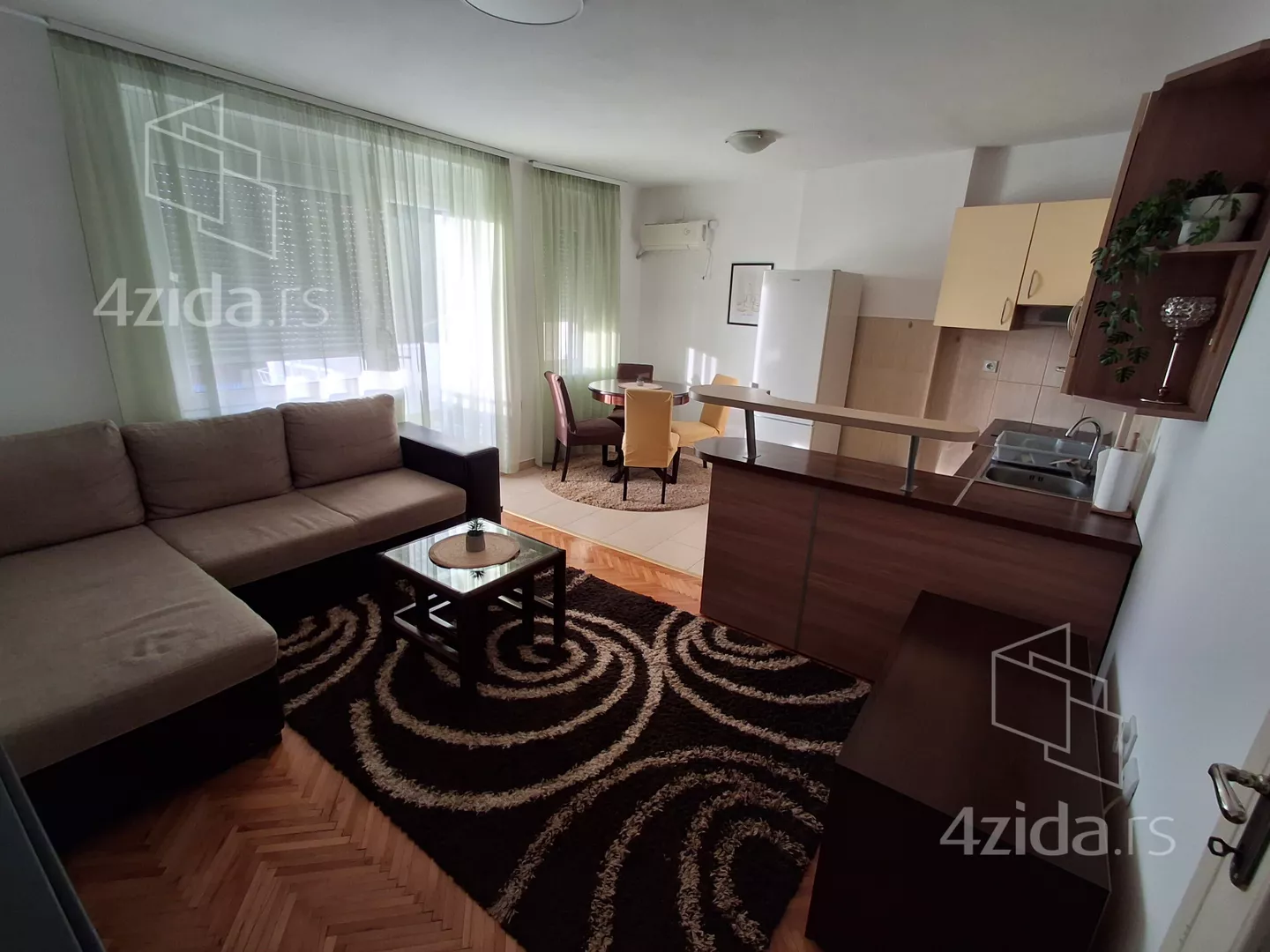 Dvoiposoban stan | 4zida