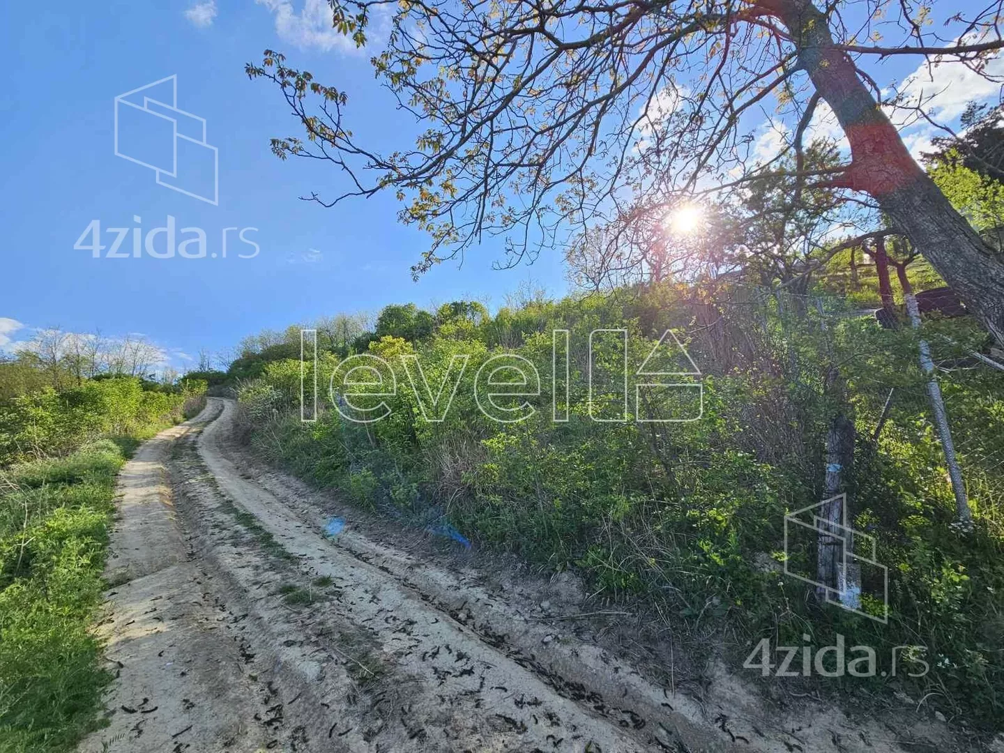 Plac | 4zida