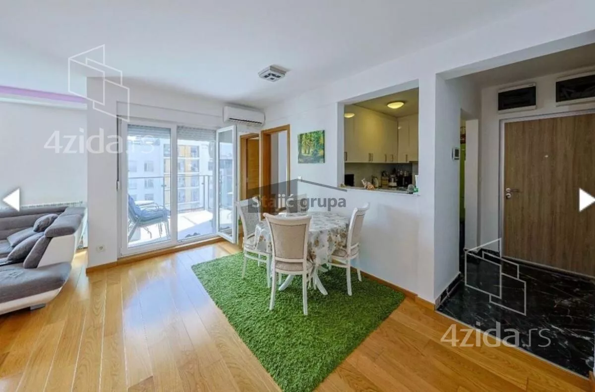 Troiposoban stan | 4zida