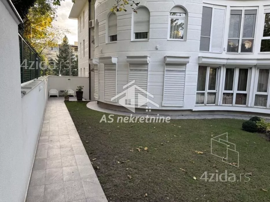 Četvoroiposoban stan | 4zida