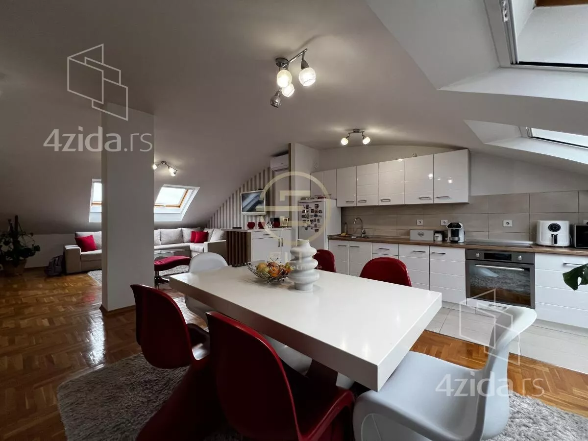 Četvorosoban stan | 4zida