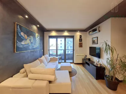 Vukov Spomenik | 4zida.rs