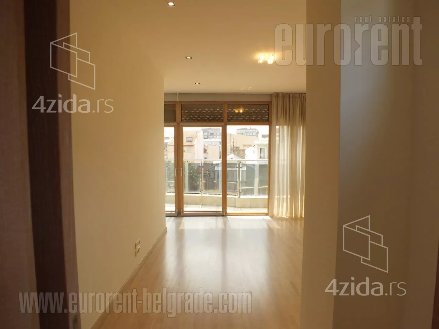 Šestosoban stan | 4zida