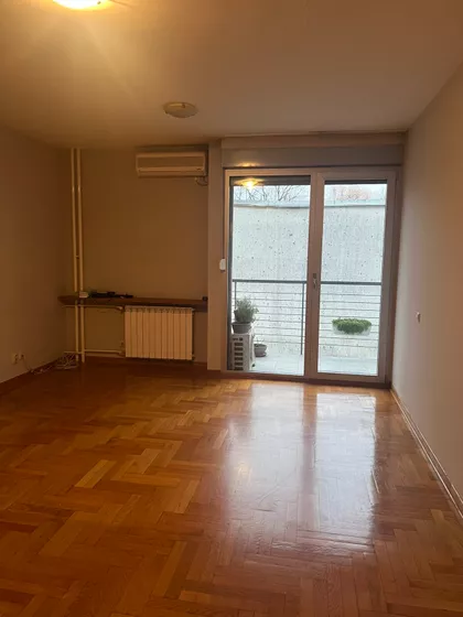 Vukov Spomenik | 4zida.rs