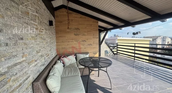 Petosoban stan | 4zida