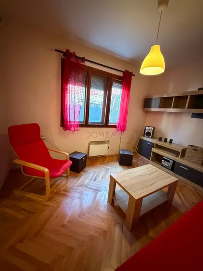 Prvomajska | 4zida.rs