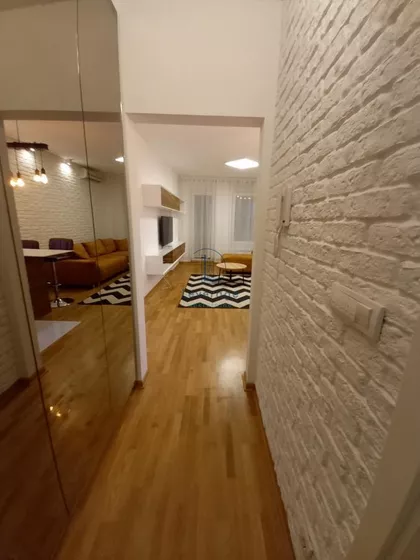 Uroša Martinovića | 4zida.rs