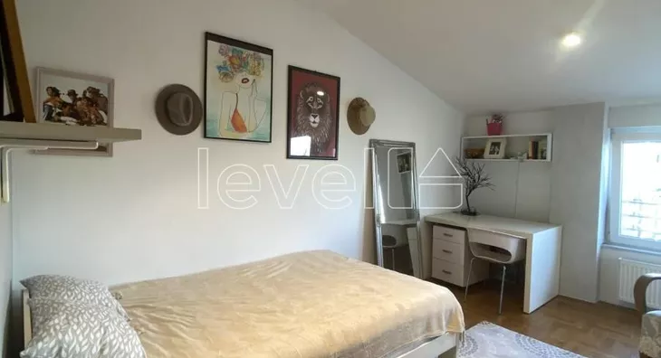 Šestosoban stan | 4zida