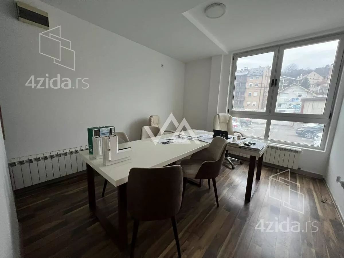 Poslovni prostor | 4zida