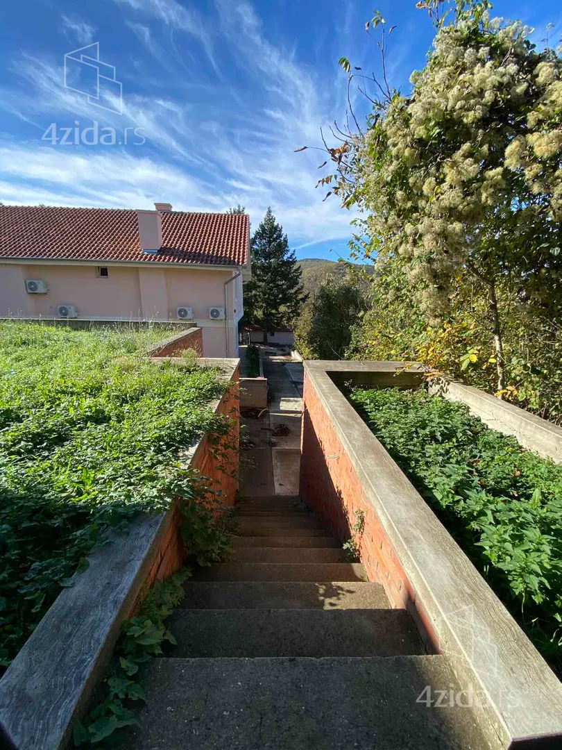 Turistički objekat | 4zida