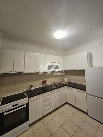 Tone Hadžića | 4zida.rs