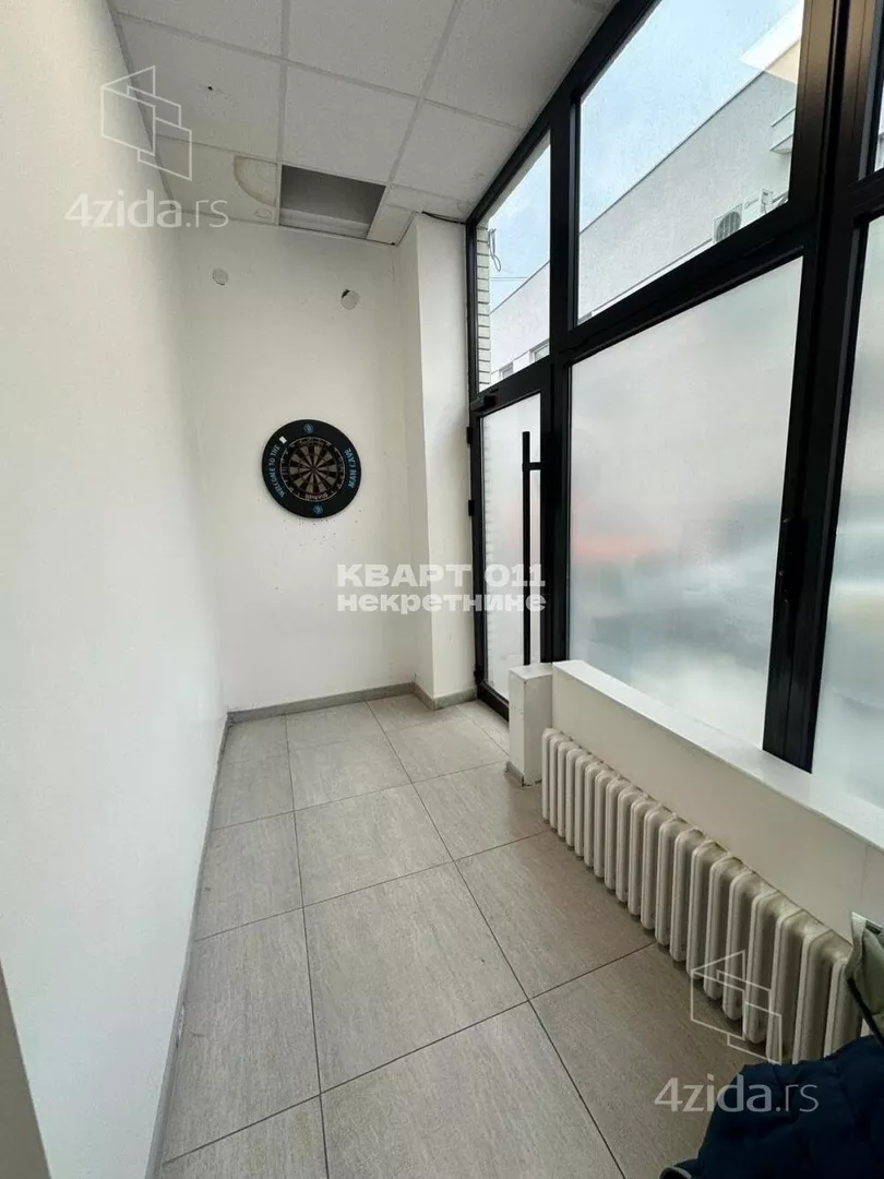 Poslovna zgrada | 4zida