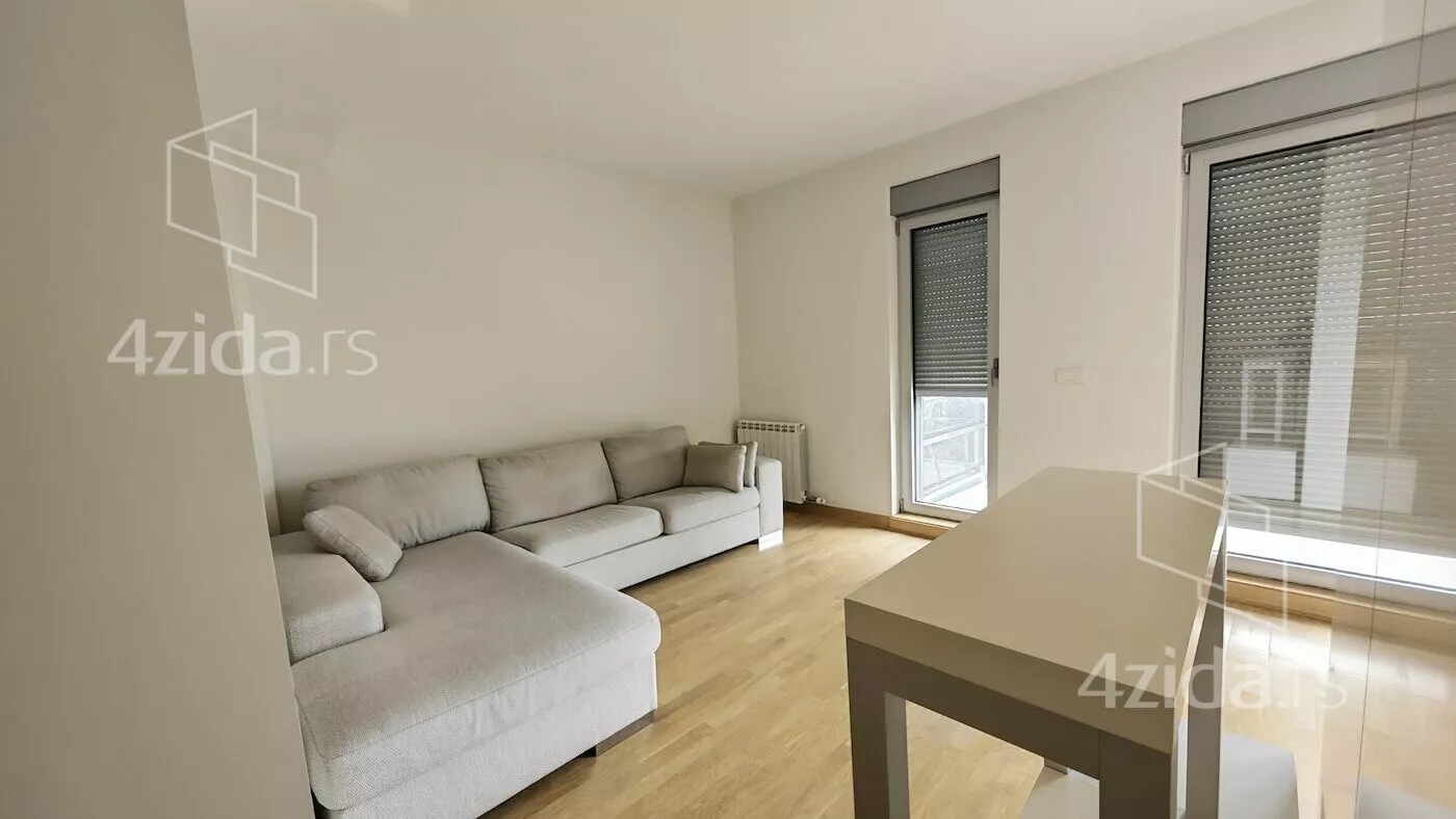 Četvoroiposoban stan | 4zida