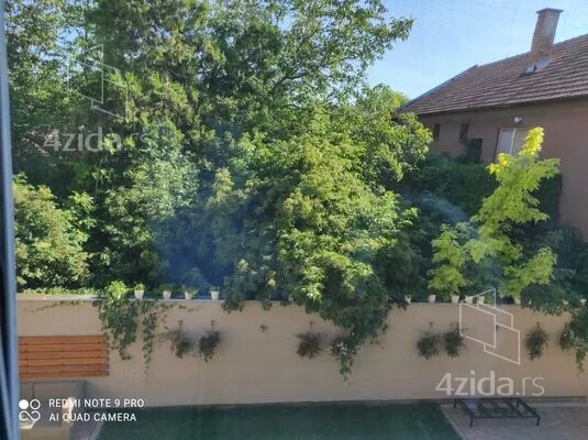 Šestosoban stan | 4zida