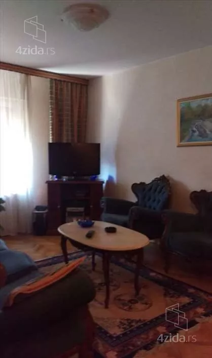 Sedmosoban stan | 4zida