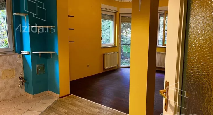 Četvoroiposoban stan | 4zida