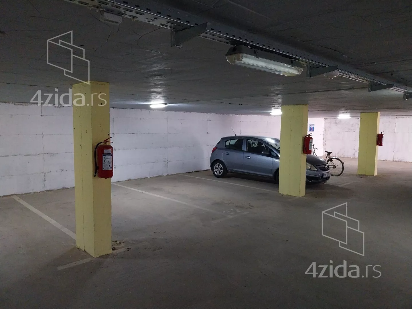 Garaža | 4zida
