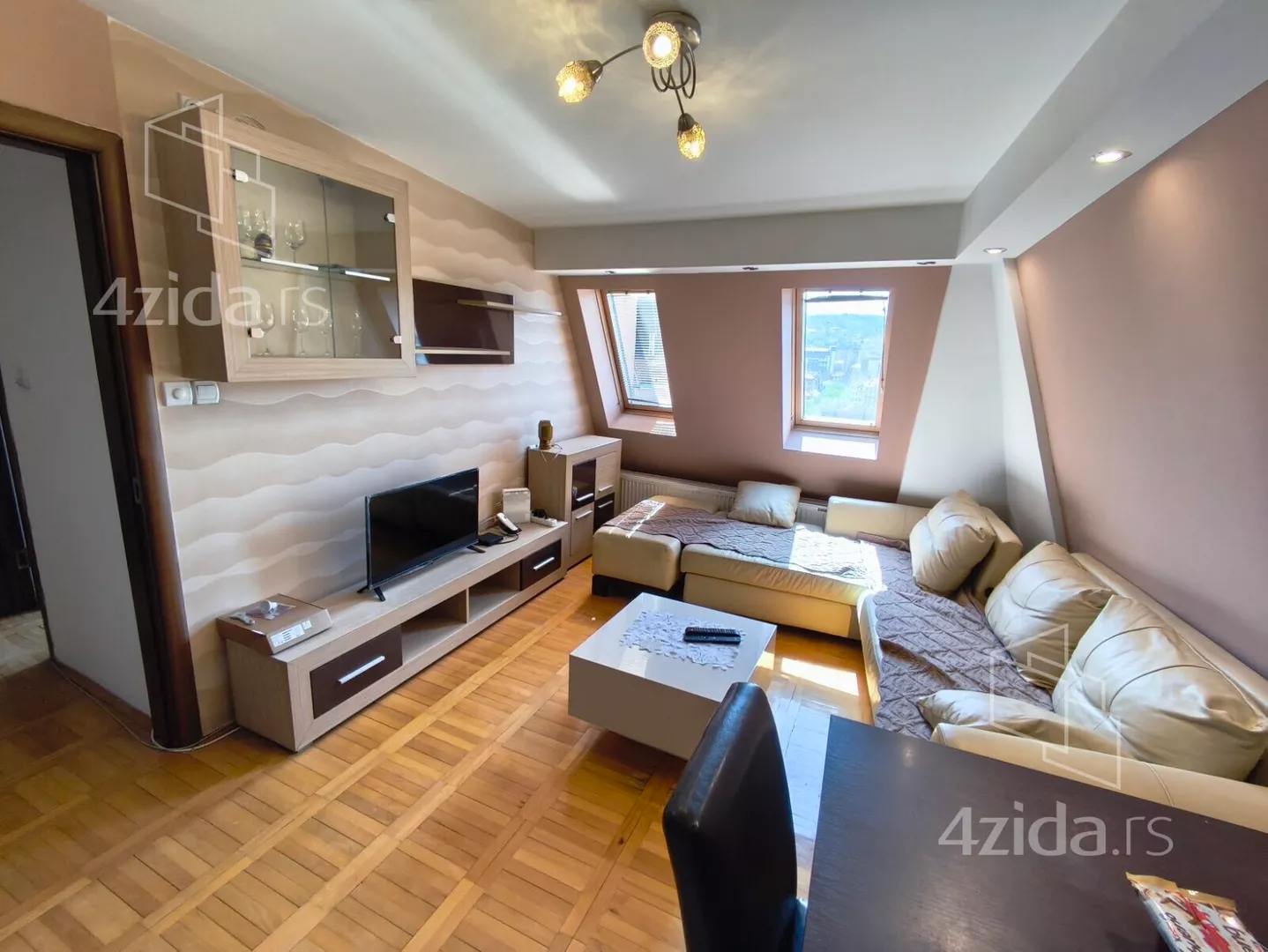 Dvoiposoban stan | 4zida