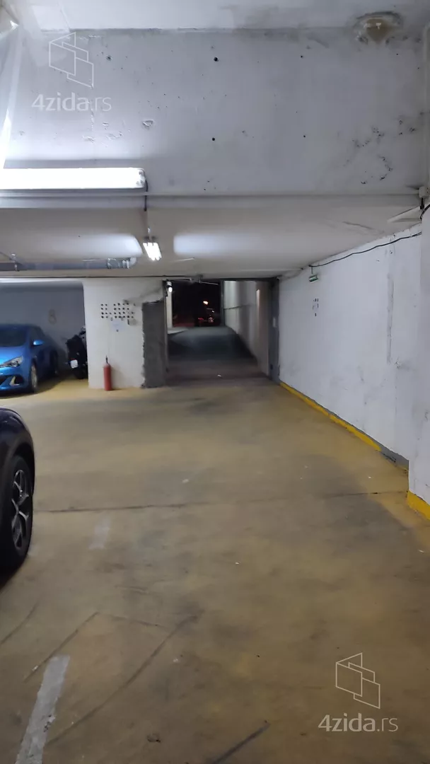 Parking | 4zida