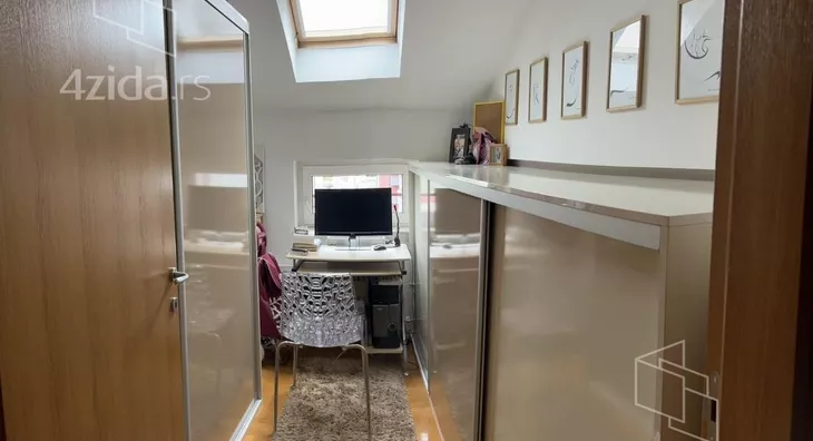 Četvoroiposoban stan | 4zida