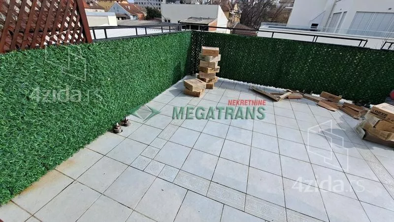 Šestosoban stan | 4zida