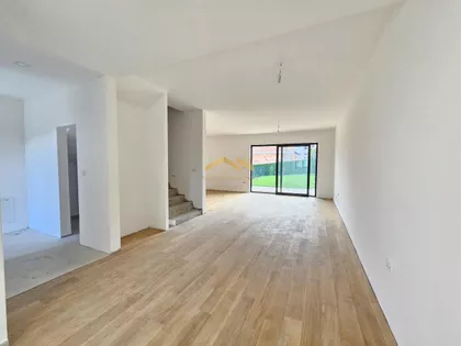 Popovica | 4zida.rs