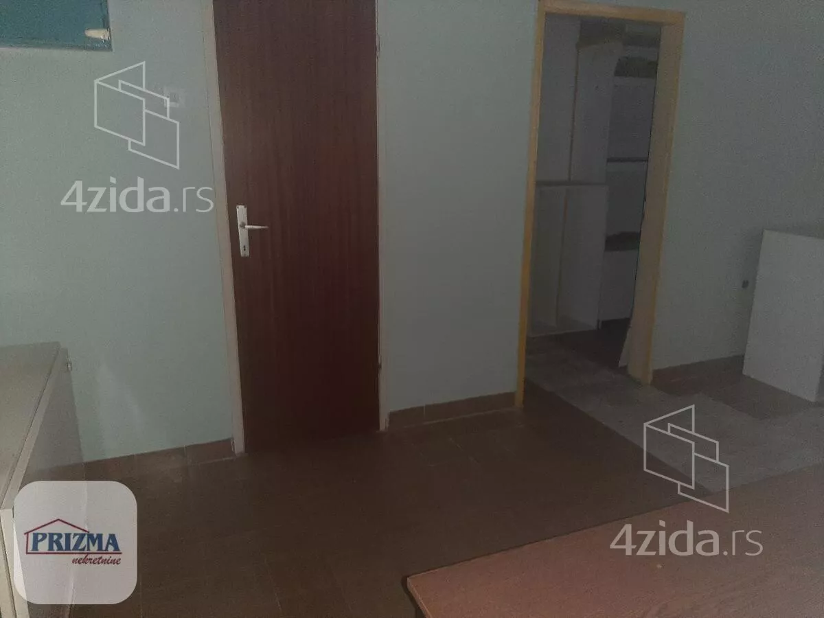 Lokal | 4zida