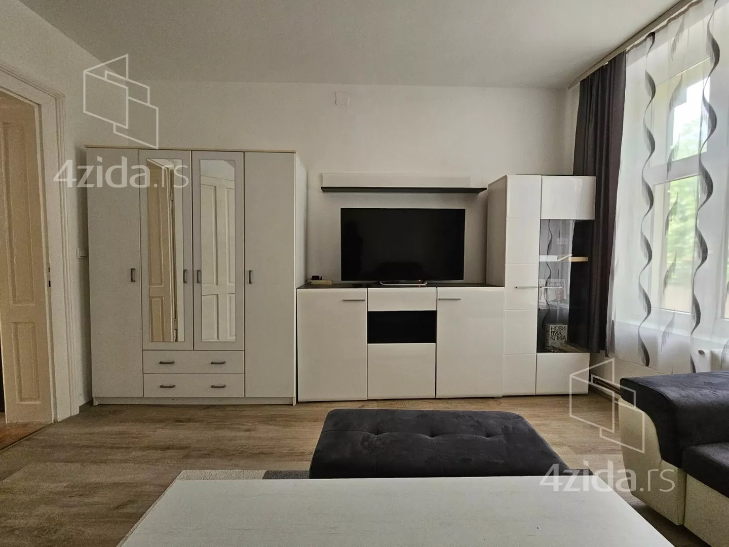 Troiposoban stan | 4zida