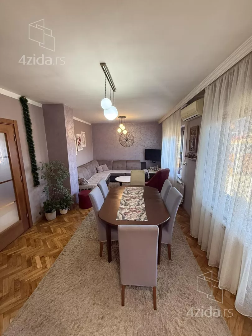 Troiposoban stan | 4zida