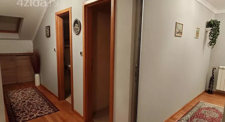 Četvoroiposoban stan | 4zida