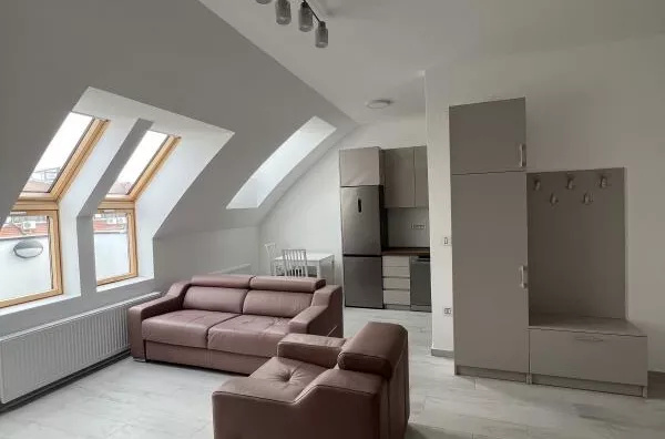 Šestosoban stan | 4zida