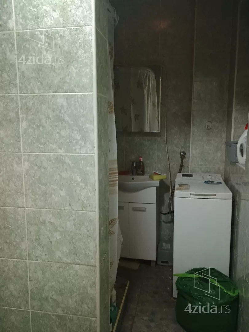Četvoroiposoban stan | 4zida