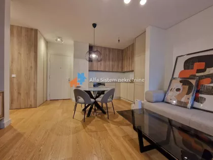 Vukov Spomenik | 4zida.rs