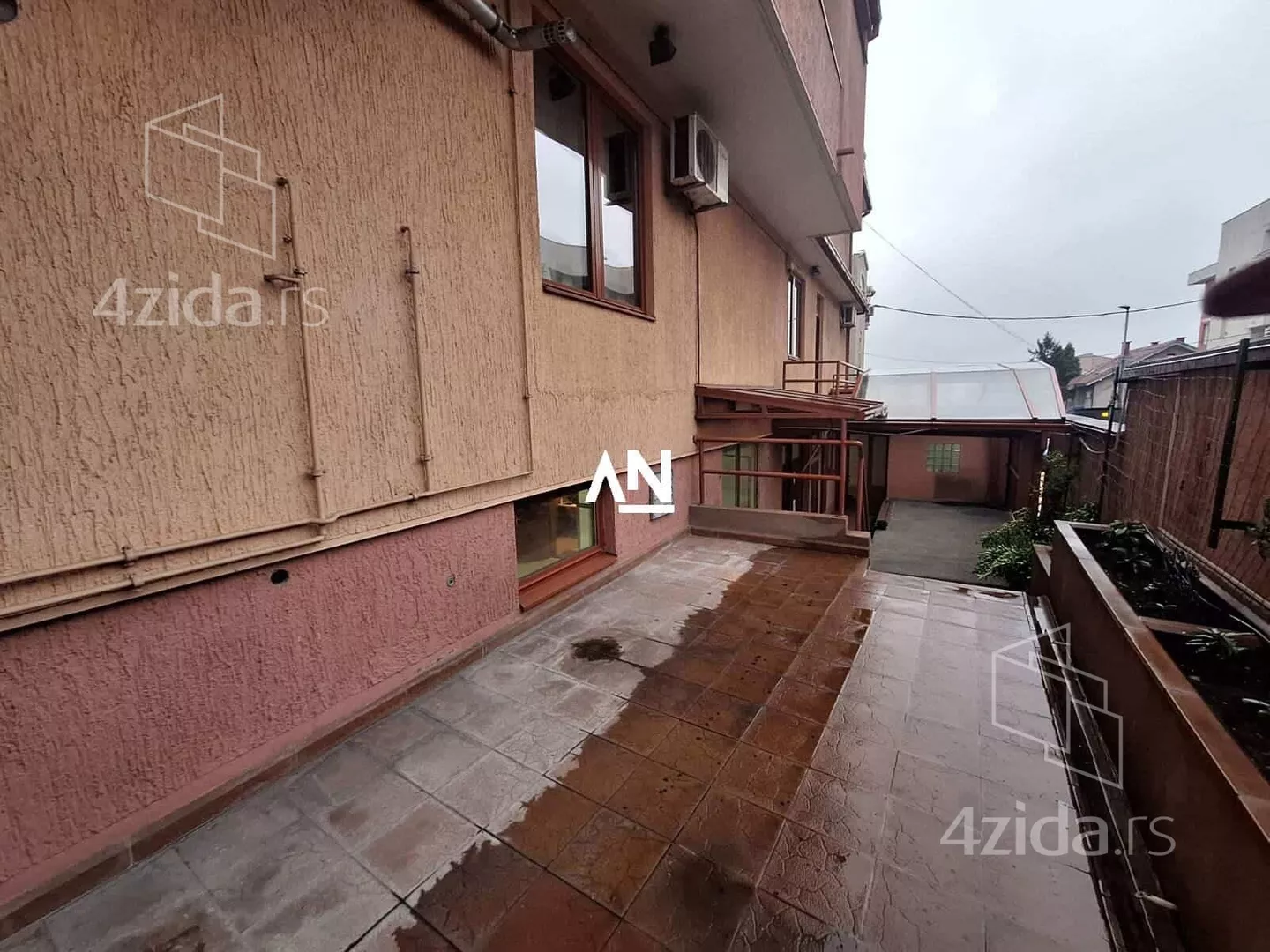 Poslovni prostor | 4zida