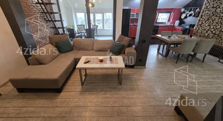 Petosoban stan | 4zida