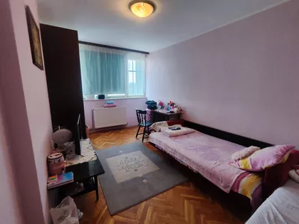 Crvene Zastave 5 | 4zida.rs