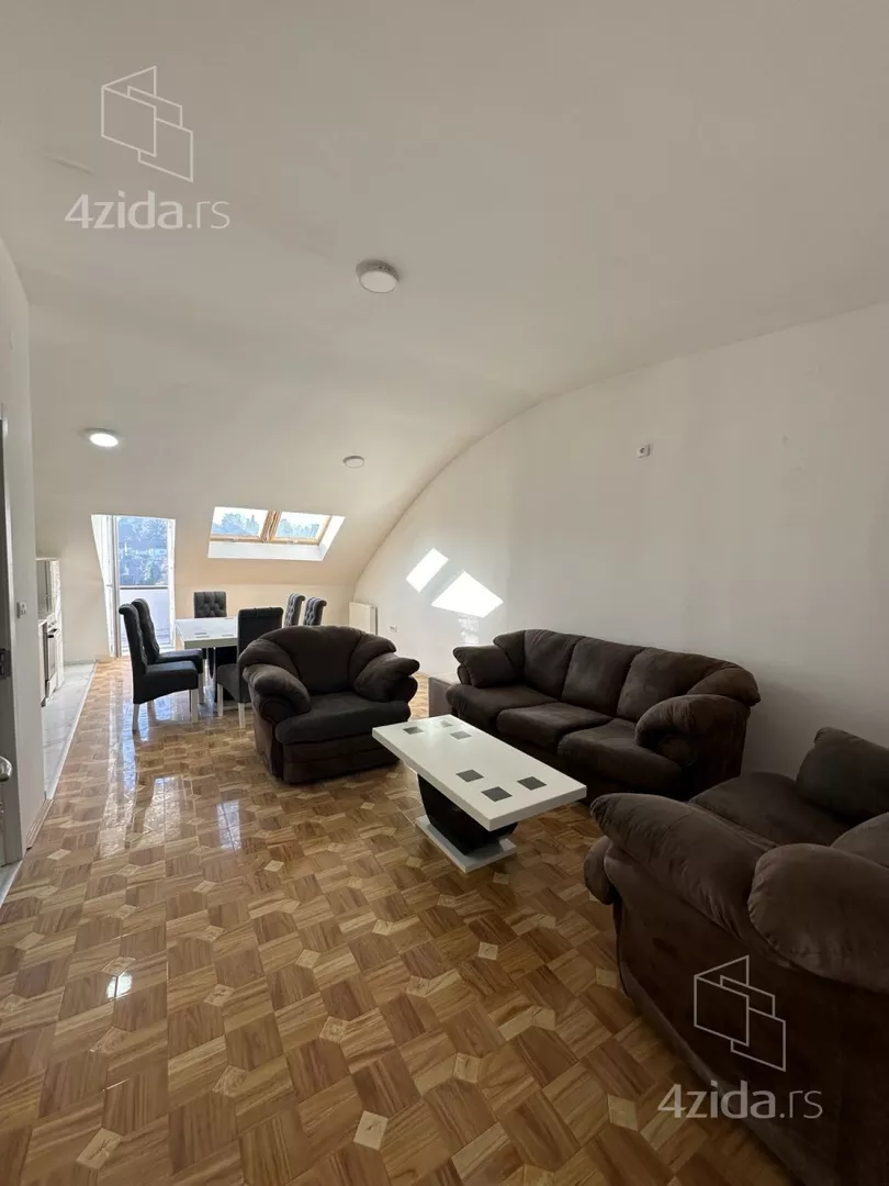 Petosoban stan | 4zida