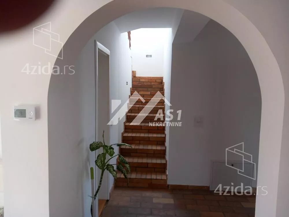 4-etažna kuća | 4zida