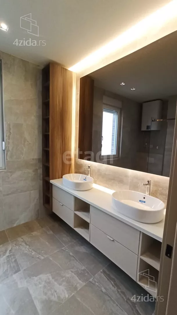 Petosoban stan | 4zida