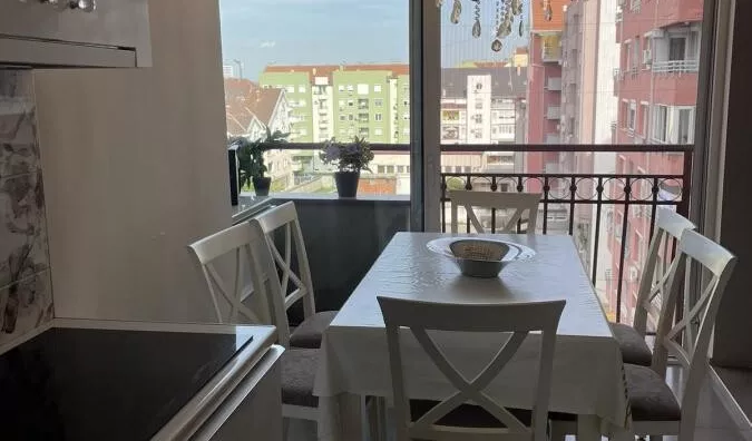 Četvoroiposoban stan | 4zida