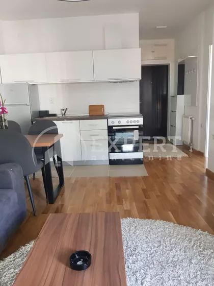 Sestre Baković | 4zida.rs