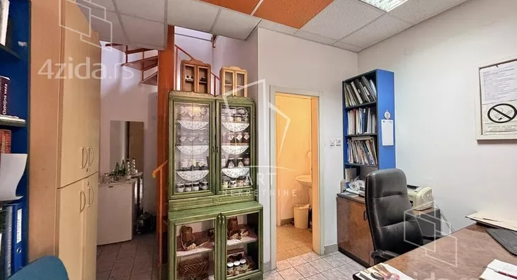 Poslovni prostor | 4zida