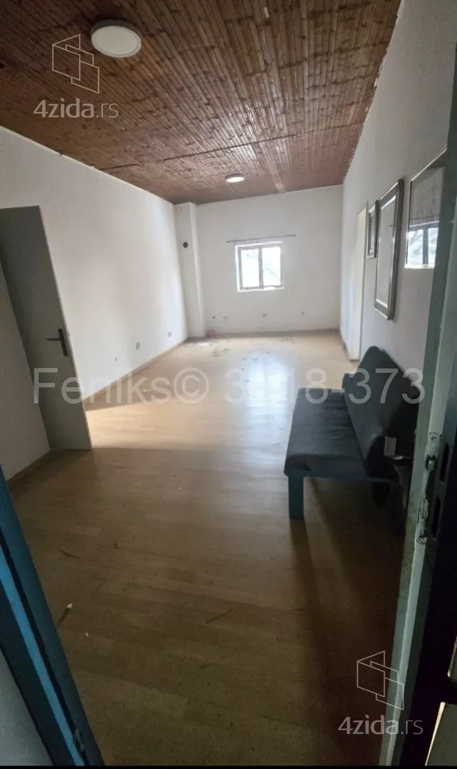 Četvoroiposoban stan | 4zida