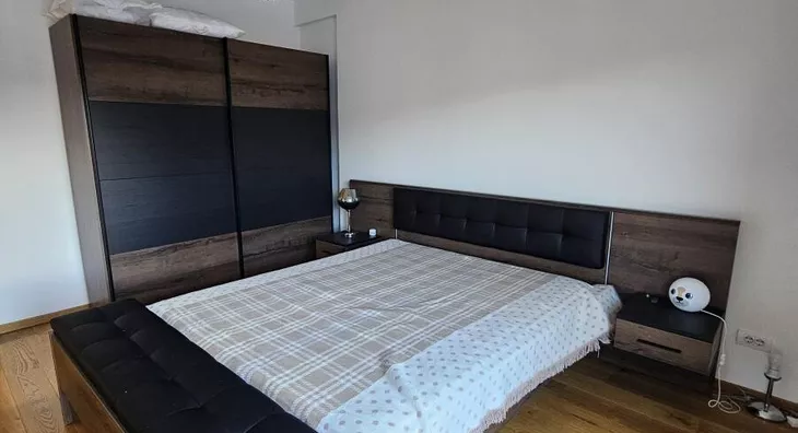 Šestosoban stan | 4zida