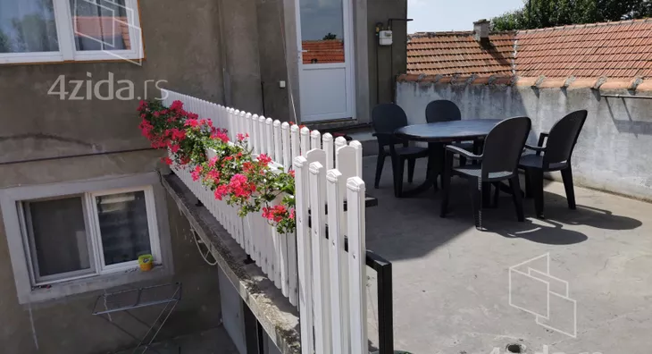 5-etažna kuća | 4zida