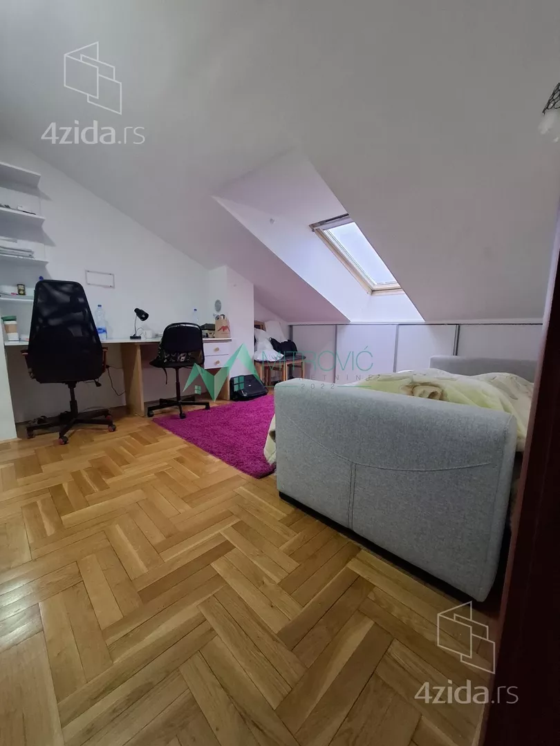 Petosoban stan | 4zida