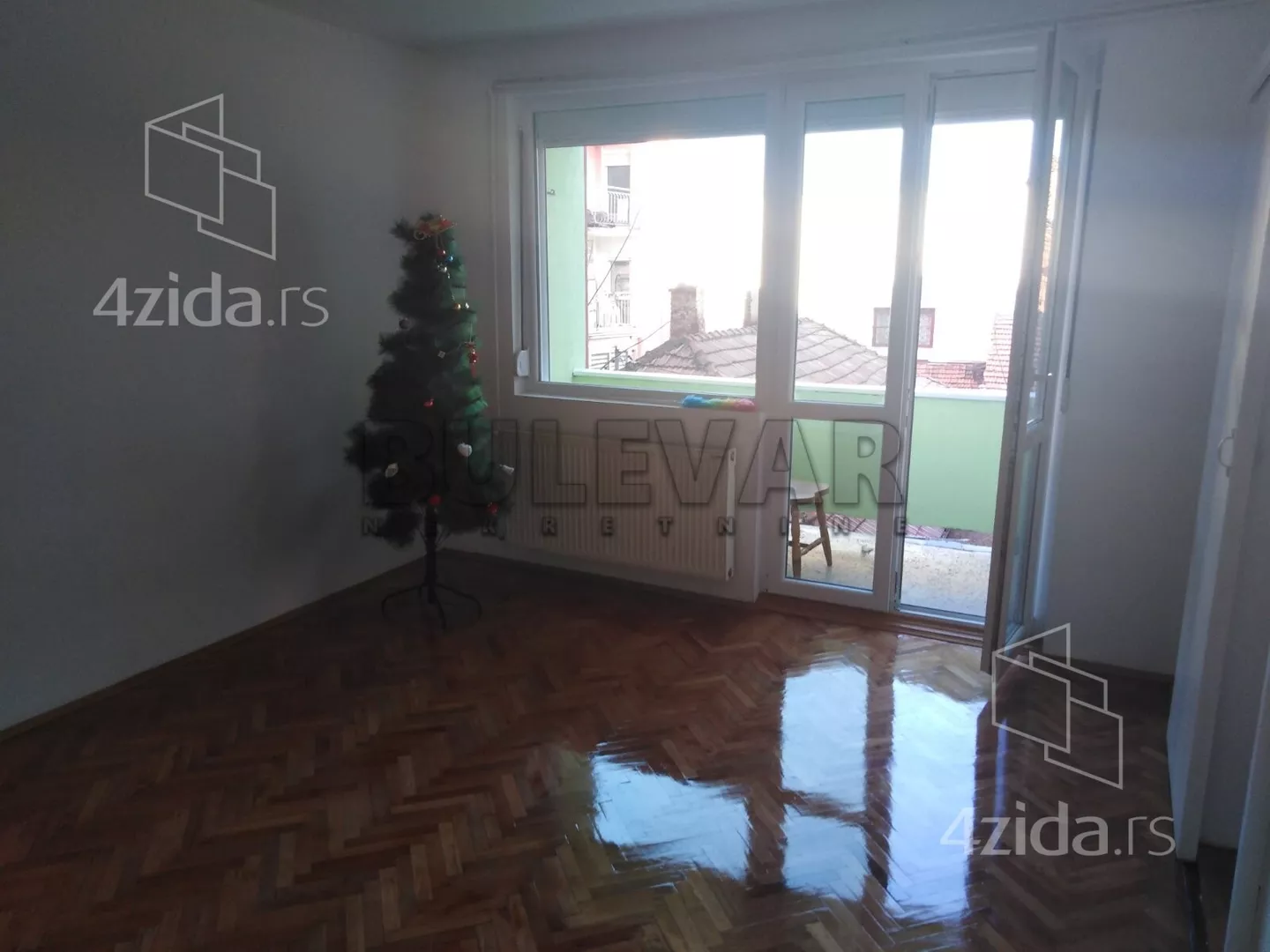Lokal | 4zida